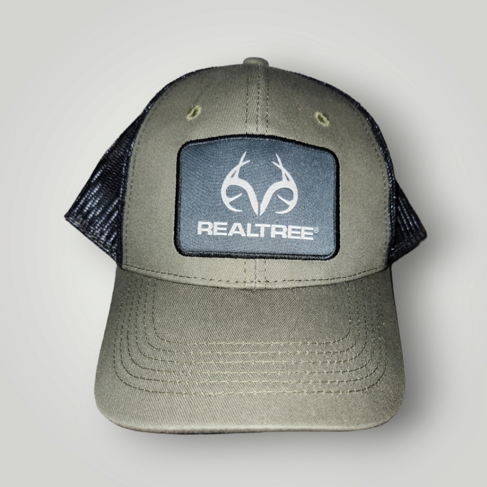 Realtree Trucker Hat Green and Black Mesh Back Snapback Hunting Cap NWT